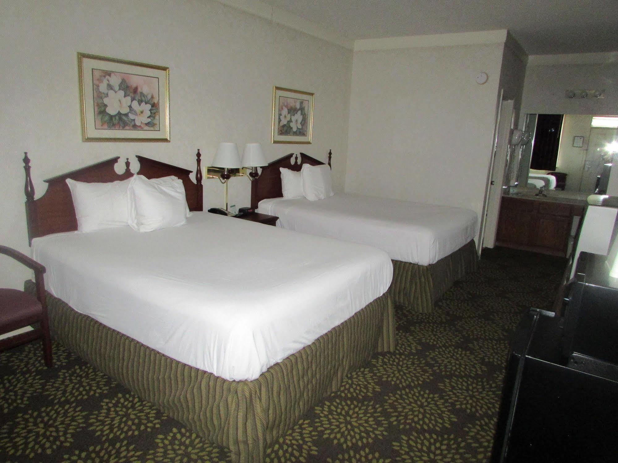 Hotel Plantation Oaks Millington Exterior foto