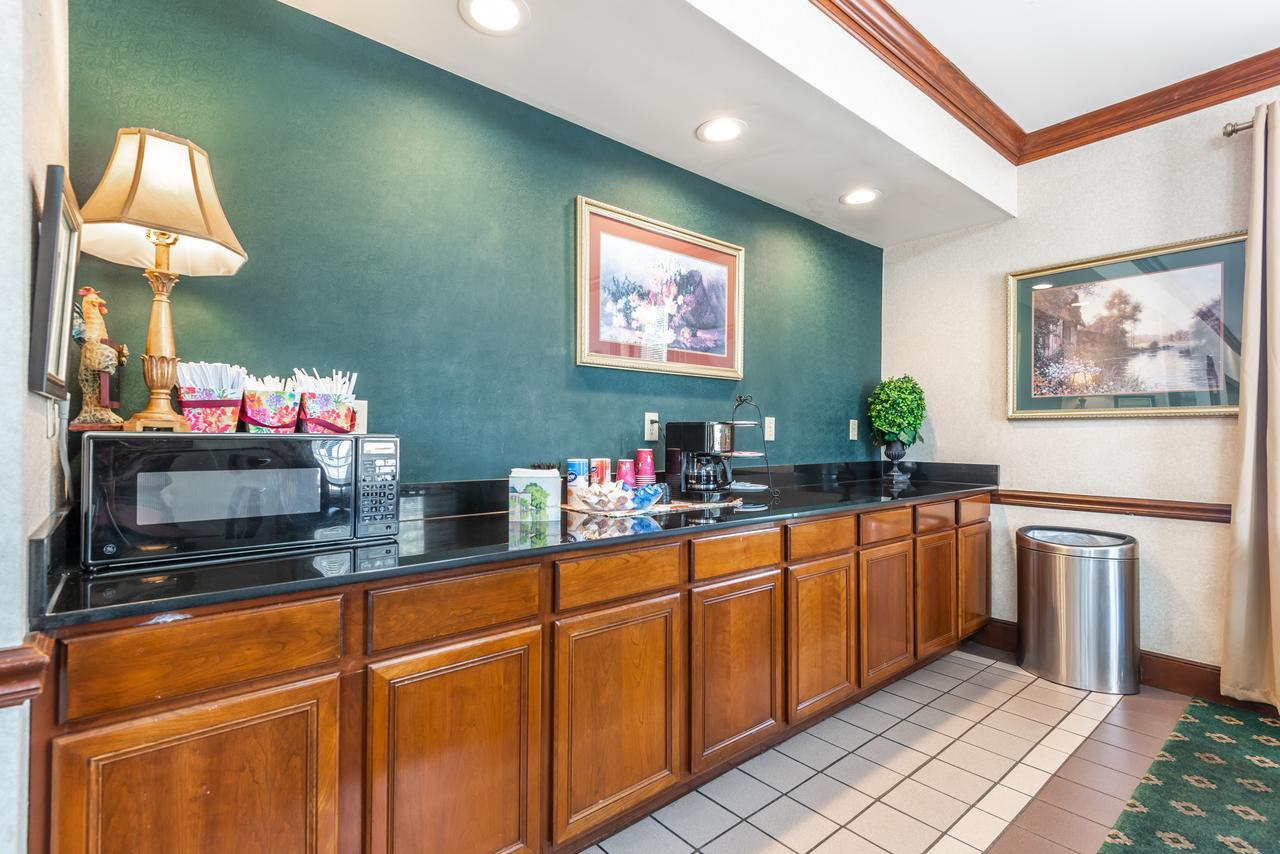 Hotel Plantation Oaks Millington Exterior foto